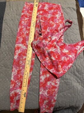 FLEO Women’s Red/Pink Printed crop tank and Legging Set